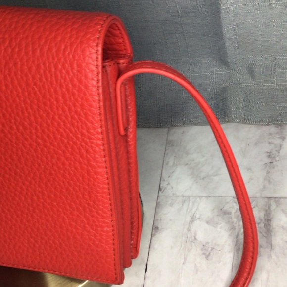 Auxiliary Vibrant Red Crossbody Bag - Picture 4 of 10